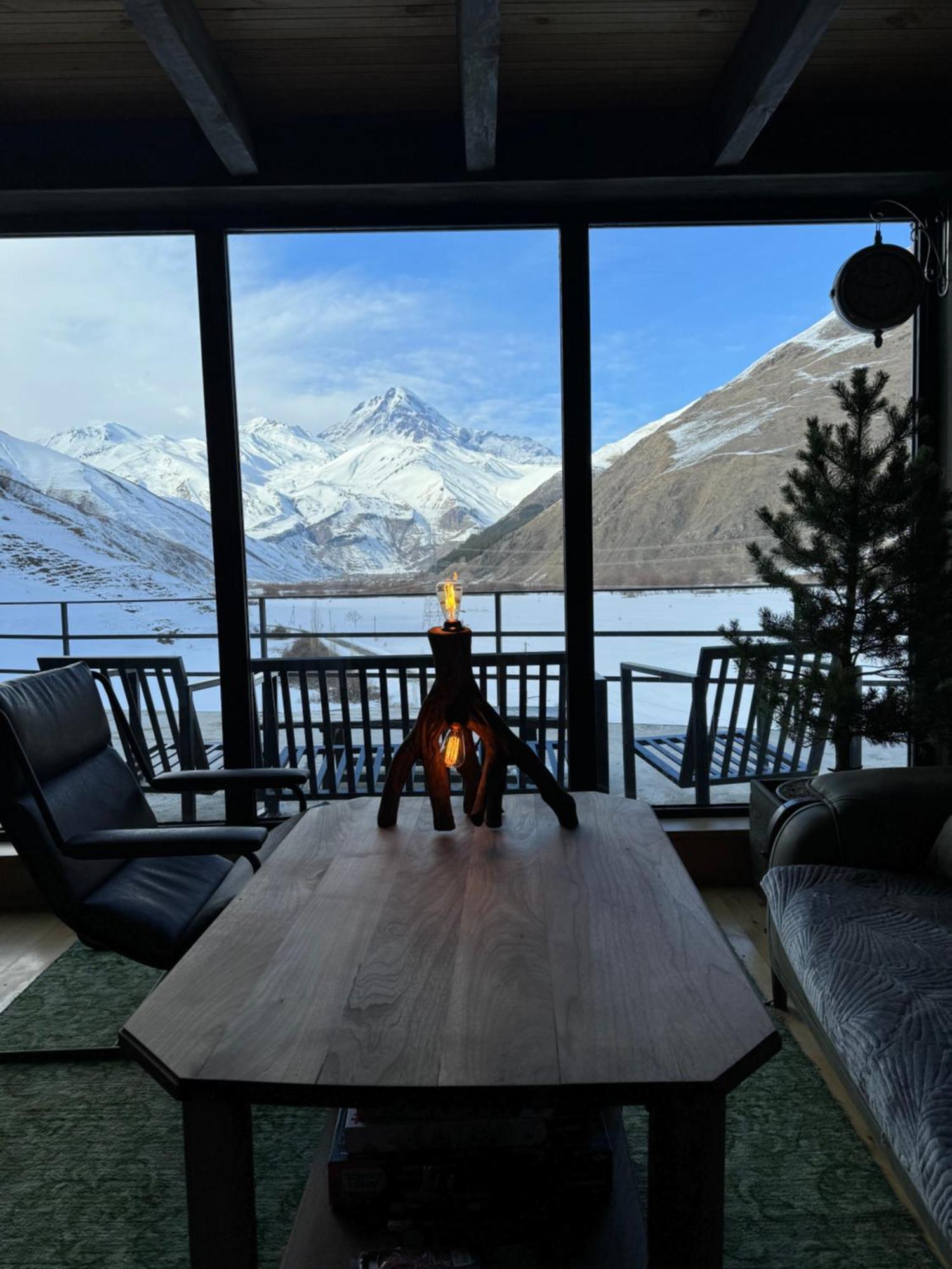 Gzaze Apartamento Kazbegi Exterior foto