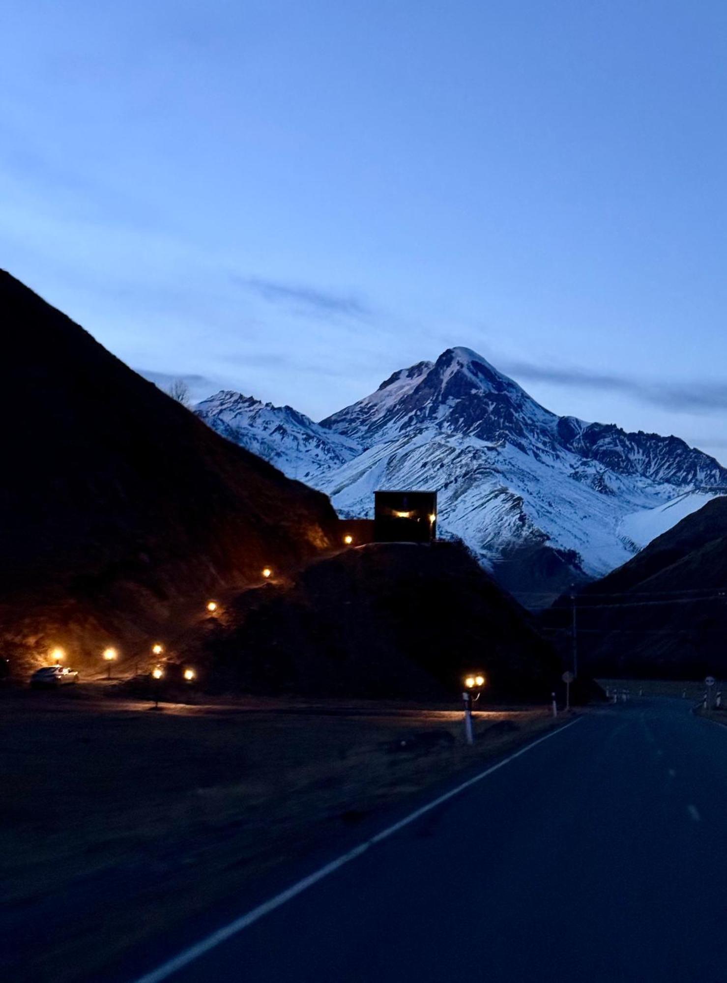 Gzaze Apartamento Kazbegi Exterior foto